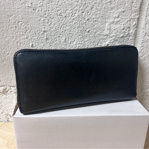 Michael Kors JET SET Zip Around Continental Black Wallet Pebbled Leather EUC - Picture 4 of 11